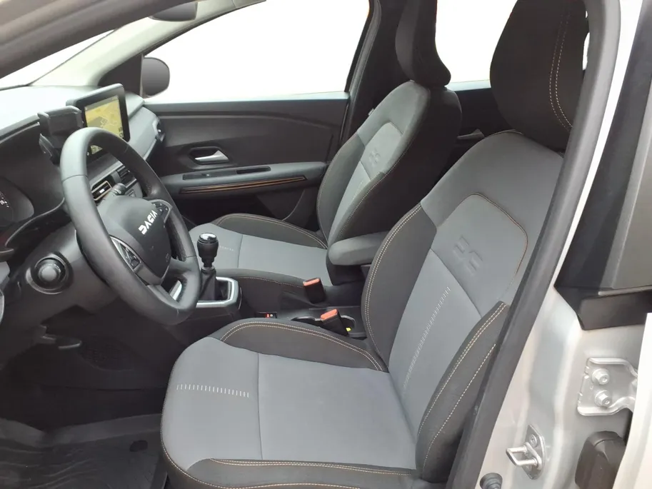Dacia Sandero Stepway 1.0 TCe 100 ECO-G Extreme Apple Carplay/Android Auto , camera , navi , parkeersensor , climate , cruise , zwarte velgen .