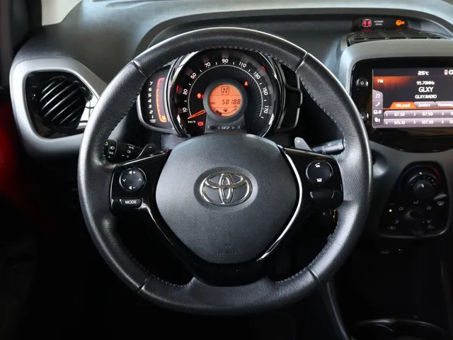 Toyota Aygo 1.0 VVT-i x-play Automaat | Camera | Apple Carplay & Android Aut