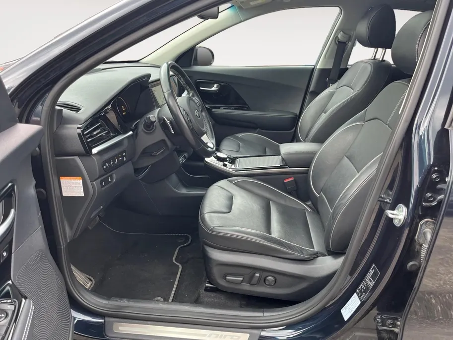 Kia e-Niro ExecutiveLine 64 kWh | Lederen bekleding | Elektrische stoelverstelling | JBL Audio systeem | Stoelventilatie