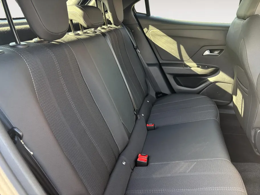Opel Mokka 1.2 Turbo Ultimate | NIEUWSTAAT! | 4 seizoensbanden | Trekhaak| Comfort-pakket| Apple Carplay/Android Auto|12 maanden Bovag Garantie|