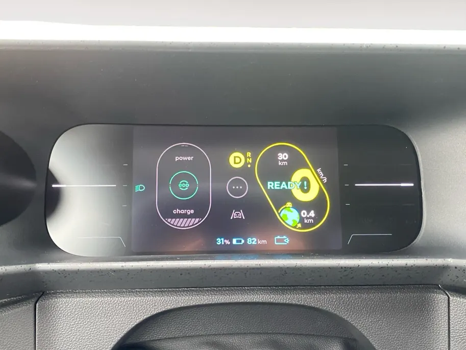 Renault Twingo urban range techno 27.5 kWh * NU IN DE SHOWROOM * Gratis 5 jaar garantie tot 100.000km | financier vanaf 2,9% rente |(Zeeuw & Zeeuw Private Lease Actie v.a. € 379,-)