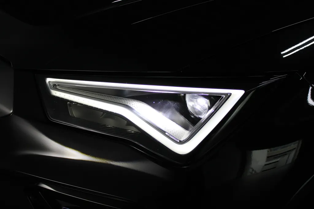 CUPRA Ateca 2.0 TSI 4DRIVE Limited Edition / Akrapovič / Pano. / Brembo / 360 Camera /