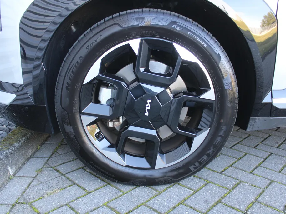 Kia EV5 GT-Line Business Edition 81.4 kWh | Trekhaak | Stuur-/stoelverwarming v+a | Schuifdak | Leer | Elek. stoelverstelling + achterklep | 20' LM | LED |