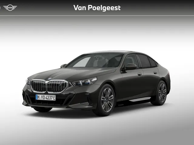 BMW i5 Sedan