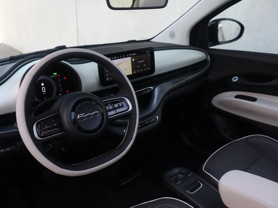 Fiat 500e C La Prima 42 kWh | Navi | JBL | Camera | Tech | Winter | 17'