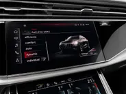Audi Q8 55 TFSIe 280kW/381PK quattro Pro Line S · Panoramadak · Leder · 360°Camera + Parkeersensoren · Trekhaak ·