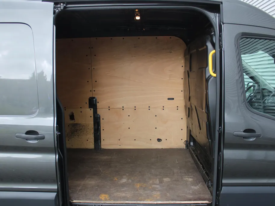 Ford Transit 330 2.0 TDCI L3H2 Trend | Recent distributieriem vv | Trekhaak | Imperiaal | Voorruitverwarming | Navi |