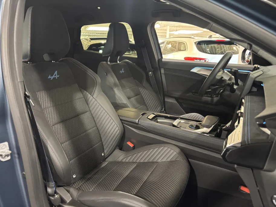 Renault Austral 200PK E-Tech Full Hybrid Esprit Alpine Automaat | DEMO - Beschikbaar per 30-09-2026 | Afneembare Trekhaak | Elektrisch Verstelbare Stoelen | Harman Kardon Audio | Adaptive Cruise Control | Climate Control | Apple CarPlay/Android Auto |