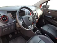Renault Captur 0.9 TCe Xmod airco (automatisch) , navi , trekhaak , stoelverwarming , cruise , tel , usb , lm velgen .