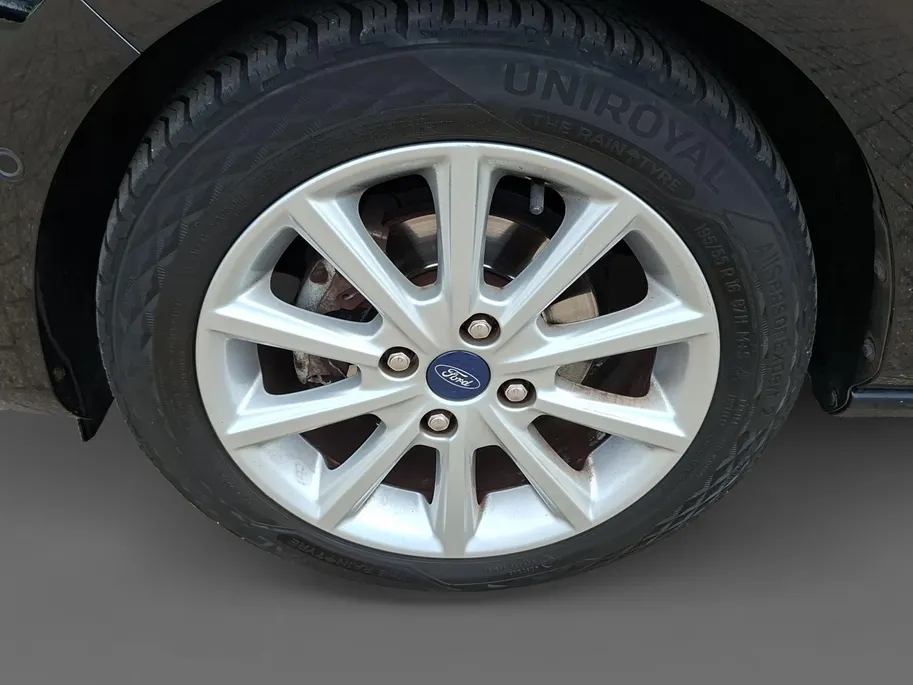 Ford Fiesta 1.0 EcoBoost Titanium | Dealeronderhouden | First edition pack | Adaptieve cruise control | Voorruitverwarming | Parkeer sensoren