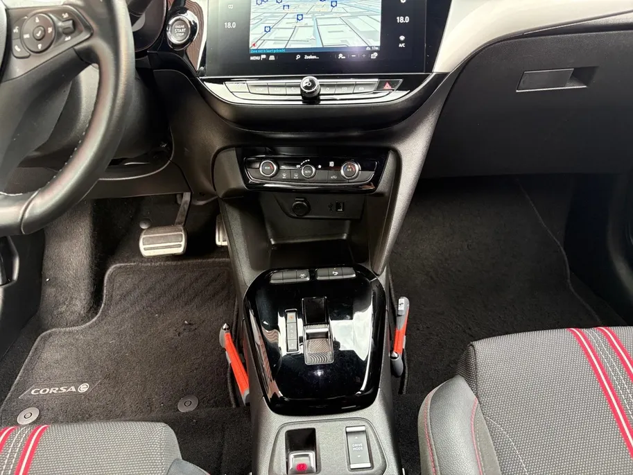 Opel Corsa-e GS Line 50 kWh | Navigatie | Cruise Control | Apple Carplay/Android Auto | Achterruitrij Camera | Lichtmetalen Velgen |