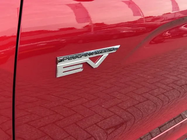 Mitsubishi Eclipse Cross 2.4 PHEV Instyle+ | Panoramadak | Trekhaak | All Seasons