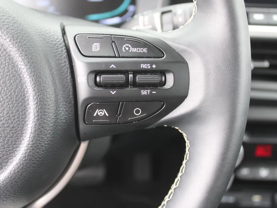 Kia Picanto 1.0 DPI AMT ExecutiveLine | Stuur-/stoelverwarming | Camera | Draadloze telefoonlader | LED | 15' LM | Clima | Cruise | Navi | Automaat |