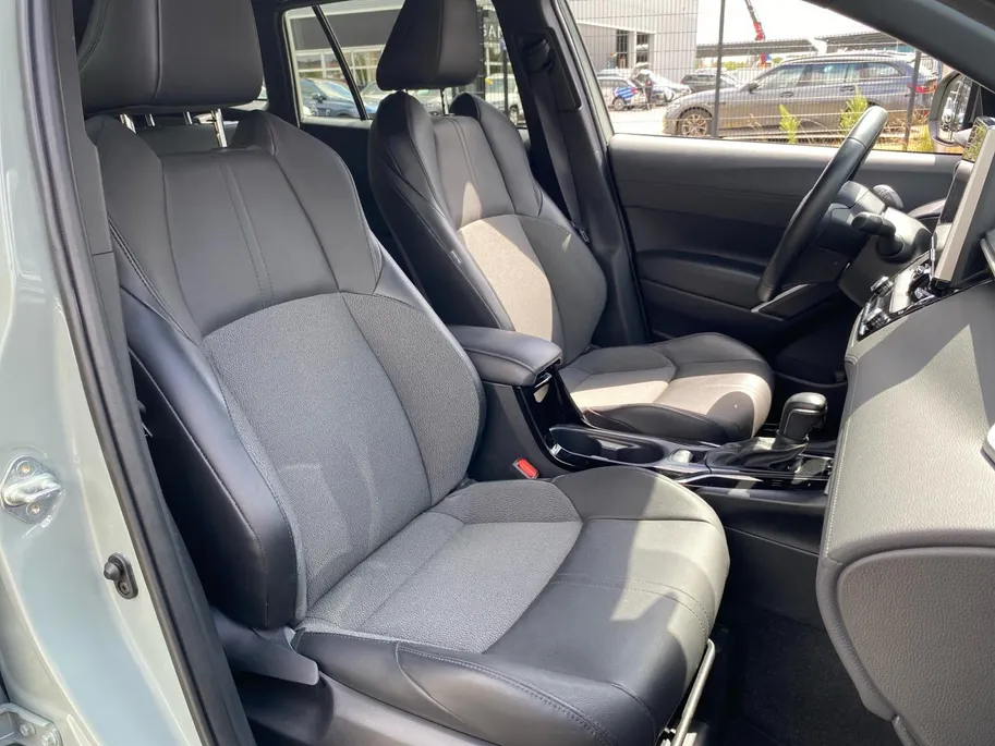 Toyota Corolla Cross Hybrid 140 Style Stoel-/stuurverwarming | CarPlay | Elektr. kofferklep | Camera | NL Auto | etc.