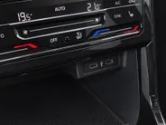 Volkswagen T-Cross 1.0 TSI 110pk DSG Life · Camera · Apple/Android Car Play · Afneembare Trekhaak · Virtual Cokcpit · Stoelverwarming ·