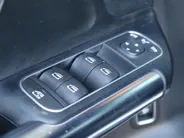 Mercedes-Benz B-Klasse 180 Business Solution AMG l Stoelverwarming l Ambiente verlichting l Achteruitrij camera