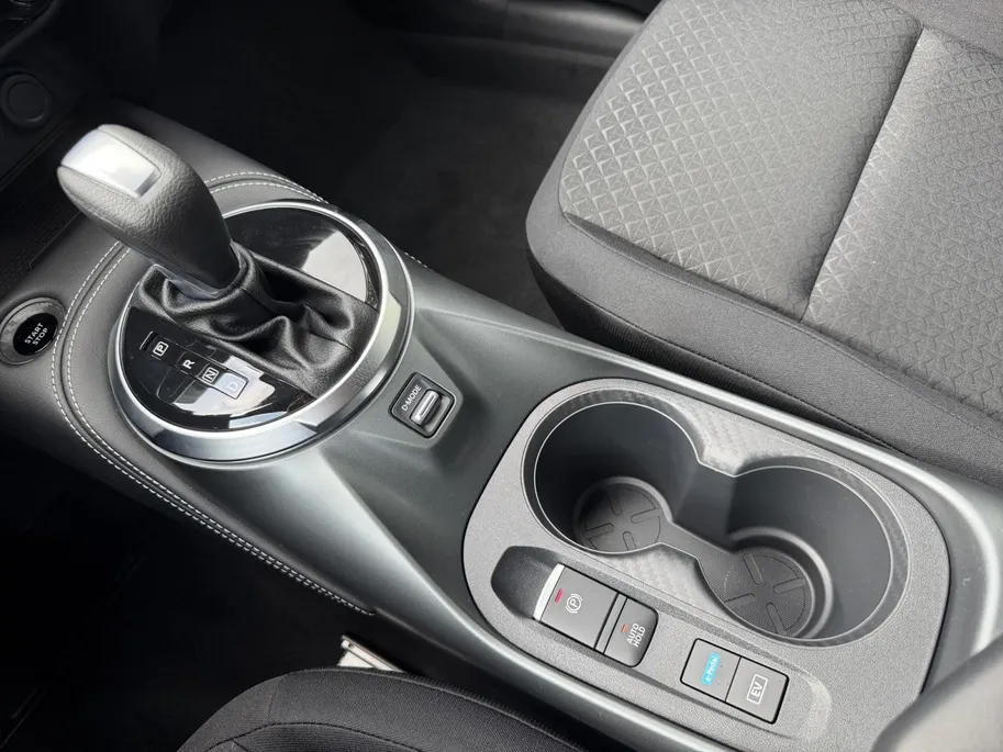 Nissan Juke 1.6 Hybrid N-Connecta | NISSAN MORE 10 JAAR GARANTIE | MODELJAAR 26 | DIRECT RIJDEN | 4000 EURO KORTING | ACHTERUITRIJCAMERA | CARPLAY | STOELVERWARMING |