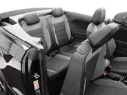 Volkswagen T-Roc Cabrio 1.5 TSI 150pk DSG R-Line · Camera · Apple/Android Car Play · Stoel-& Stuurverwarming · P-Sensoren · 18'' Inch ·