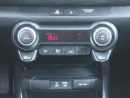 Kia Rio 1.0 TGDI ExecutiveLine | Trekhaak | Stuur-/stoelverwarming | Camera | Skai leer | 17' LM | Carplay | All seasons | Clima | Navi | Cruise |
