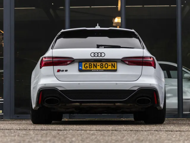 Audi RS6 Avant RS 6 TFSI quattro