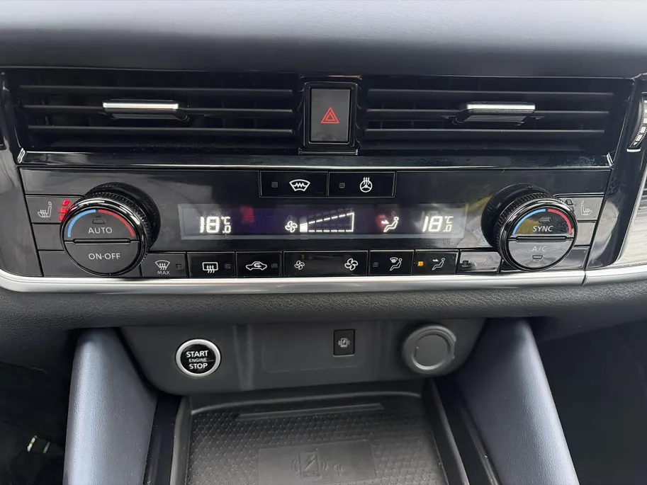 Nissan QASHQAI 1.3 MHEV Xtronic Tekna Plus *Automaat*Navi+360Camera*Winter Pack*Elekt. Stoelen*Lederen bekleding*HUD*Adapt. Cruise Control*Memory stoelen*1ste eigenaar!