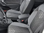 Volkswagen Tiguan 1.4TSIeHybrid 180kW/245PK R-Line Black Style · Panoramadak · Trekhaak · 360°Camera + Parkeersensoren · Stoelverwarming · Garantie t/m 27-07-2027 of 100000km.
