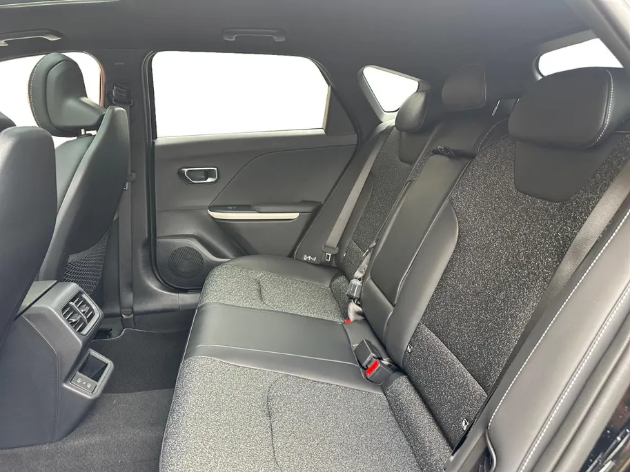 Kia K4 1.0 T-GDi MHEV GT-Line Launch Edition (pano) | Stoel/stuurverwarming | wireless carplay & Android Auto | Fabrieksgarantie t/m 6-2036 + 3x 1 jaar* | Metallic lak |
