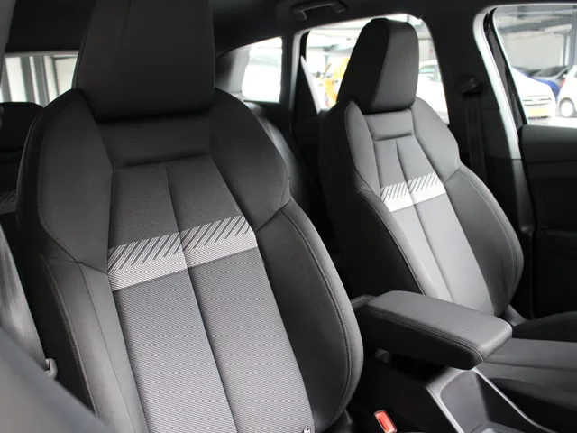 Audi Q4 e-tron 40 Advanced edition 77 kWh Navigatie | Climate Control | Adaptieve Cruise Control | Camera | Stoelverwarming | 96% SoH