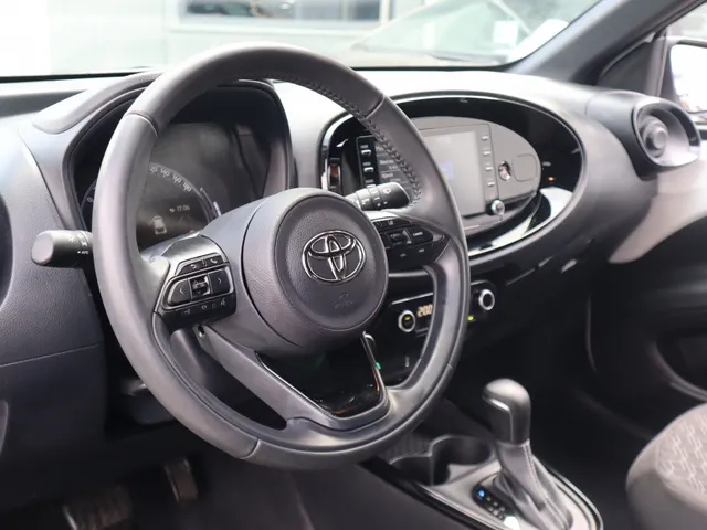 Toyota Aygo X 1.0 VVT-i S-CVT Pulse Automaat Bi-Tone | AllSeasons | Climate co