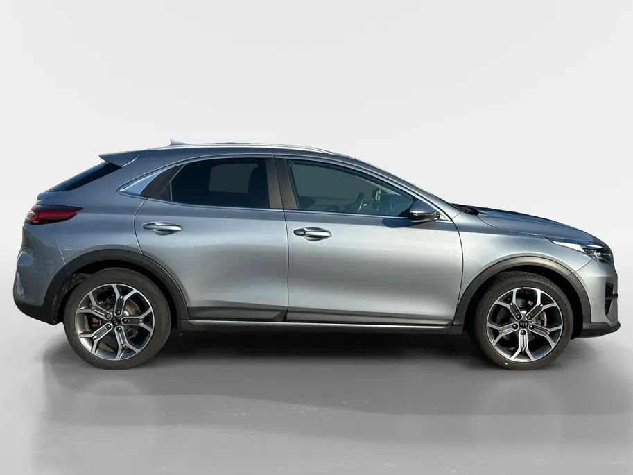 Kia XCeed 1.5 T-GDI MHEV DynamicPlusLine Automaat | 1e Eigenaar | Dealer Onderhouden | Camera | Stoel- & Stuurverwarming | Trekhaak | 2-Zone Climate Control | Navigatie | Fabrieksgarantie t/m 2-4-2028 +3x 1 jaar* | NAP