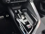 Peugeot 5008 1.2 Hybrid 136 GT 146PK AUTOMAAT Lichtmetalen velgen | 7-persoons | Cruise Control | Climate Control | Schuif- kanteldak | 360 camera | Parkeersensoren rondom | BOM VOL MET OPTIES!!