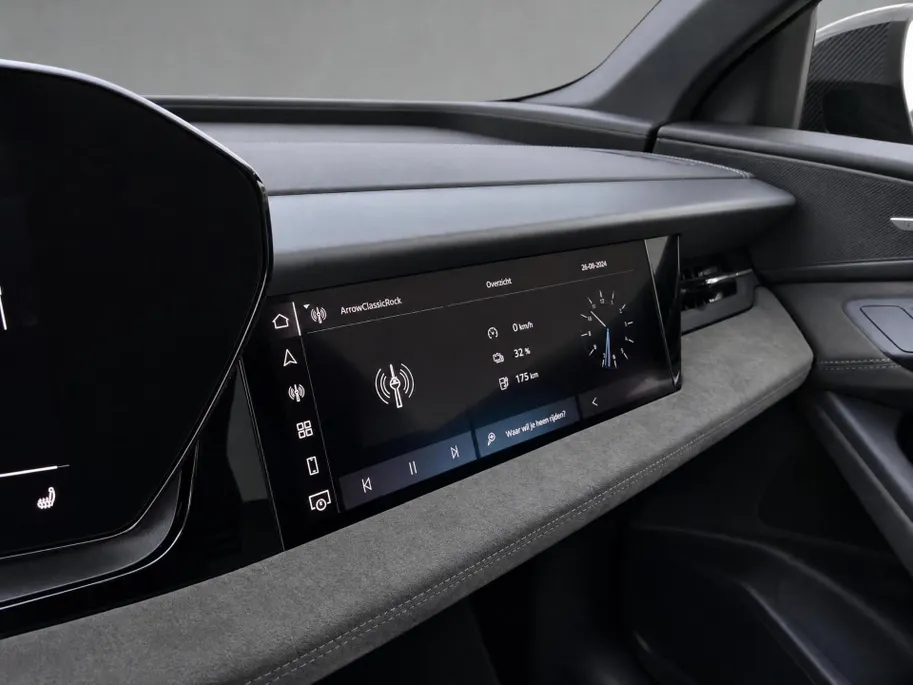 Audi Q6 e-tron Sportback S edition 306pk performance 100 kWh · Panoramadak · Luchtvering · Trekhaak · Bang & Olufsen · 360 Camera · Warmtepomp · Head-Up · Elek. Voorstoelen · 21'' Inch · 24-11-2030 of 100.000km