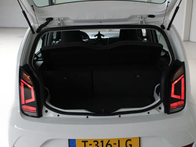 Volkswagen up! 1.0 5-drs |  Airco | Radio | All-Season banden