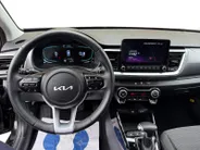 Kia Stonic 1.0 T-GDi MHEV DynamicPlusLine Automaat |  Navi | Apple Carplay/Android Auto | Metallic lak | Stoel & stuurverwarming | Fabrieksgarantie t/m 11-8-2032 + 3x 1 jaar* | NAP