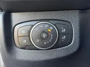 Ford E-Transit Cour. Limited 44 kWh | 1e eigenaar | Automaat | Trekhaak | Adapt. Cruise control | BLIS | Winter pack | Parkeersensoren voor en achter | Achteruitrijcamera | Navigatie | Apple carplay & Android auto | Fabrieksgarantie |