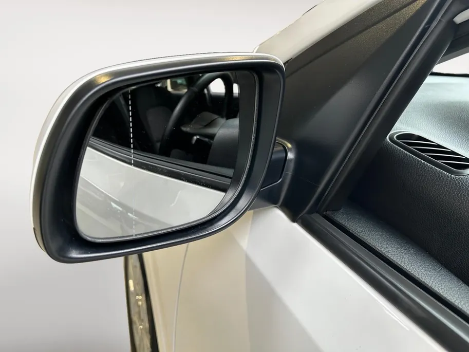 Kia Picanto 1.0 MPi DynamicLine | Apple Carplay / Android Auto | Navigatiesysteem | Cruise Control | Airco | Lichtsensor | 14' Lichtmetalen velgen | Camera Achter