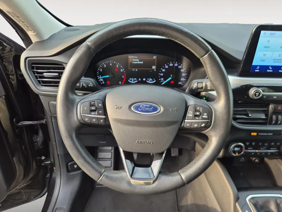 Ford Kuga 1.5 EcoBoost Titanium X | Bluetooth | Cruise Control | Climate Control | Stoelverwarming Voor en Achter | Trekhaak | LM Velgen | Parkeersensoren |