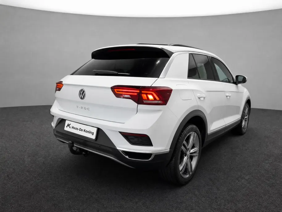 Volkswagen T-Roc 1.5 TSI 150pk DSG Sport · Camera · Trekhaak · Navigatie · Stoelverwarming · 18'' Inch ·