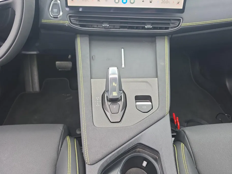 Lynk & Co 01 1.5 More | Navigatie | Climate control | 360Gr camera | Keyless | Stoel + Stuurverwarming