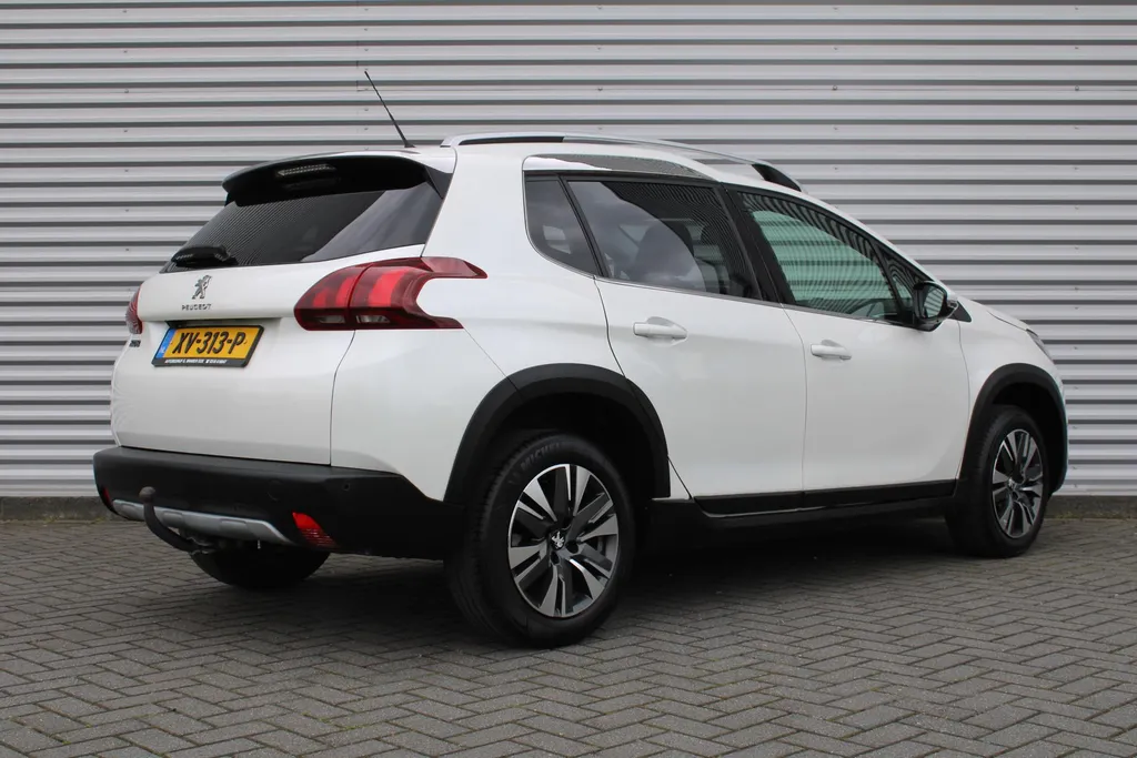 Peugeot 2008 1.2 PureTech Allure | Airco | Cruise | 16' LM |