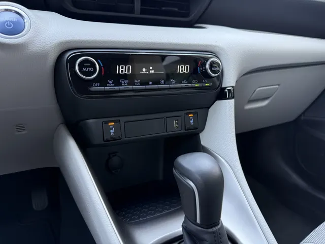 Toyota Yaris 1.5 Hybrid Executive | JBl | HUD | PDC V+A