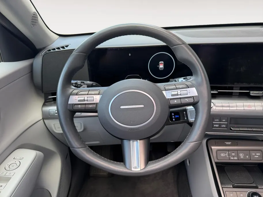 Hyundai Kona 1.6 GDI HEV Premium Sky | Lederen Bekleding| Stoelverwarming v+a| Schuif-kanteldak| Elekrtrisch verstelbare stoelen met geheugen| Dode hoeksensor| MOOIE AUTO