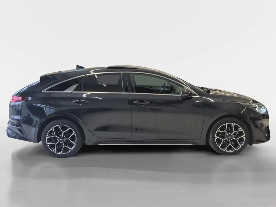 Kia ProCeed 1.0 T-GDi GT-Line 120 PK | Cruise Control | Climate & cruise control | Panoramadak | Stoel & stuurverwarming | Elektrische Kofferbak | Navigatie | Apple Carplay/Android Auto | Fabrieksgarantie | NAP