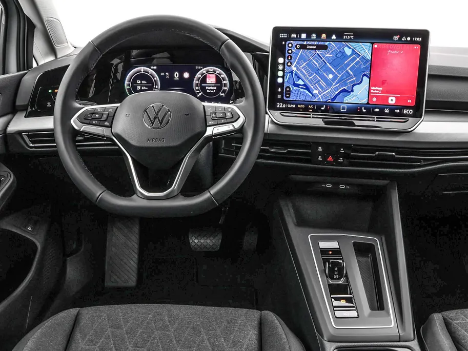 Volkswagen Golf Life Edition 1.5 eHybrid 204 PK 6 versn. DSG · Achteruitrijcamera · Draadloze telefoonlader · Comfort pakket ·
