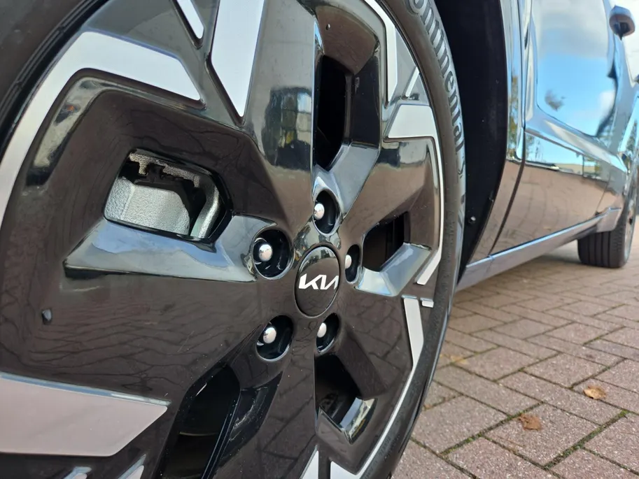 Kia Niro EV Edition Advanced 64.8 kWh Accu 100% | 1e Eigenaar | Dealer onderhouden | Cruise Control Adaptief | Stoelverwarming | Camera | Apple Carplay & Android Auto | Leder | Fabrieksgarantie t/m 28-3-2031 + 3x 1 jaar* | NAP