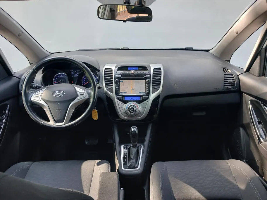 Hyundai ix20 1.6 Go Plus Automaat / Navigatie / Climate en Cruisecontrol / Schuif-kanteldak /