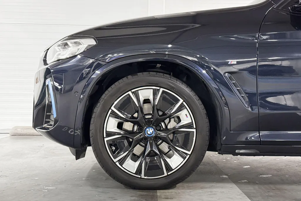 BMW iX3 High Executive