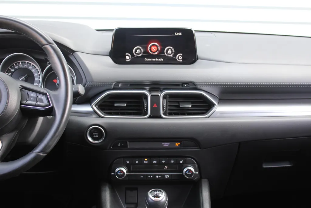 Mazda CX-5 2.0 SkyActiv-G 165 Comfort | Trekhaak | Stoel-/stuurverwarming | Dodehoek detectie | Carplay | Clima | 19' LM | Parkeersensor v+a | LED |