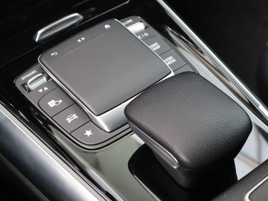 Mercedes-Benz GLA 250 e AMG Line l Trekhaak l Stoelverwarming l Achteruitrij camera