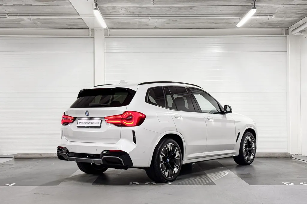 BMW iX3 High Executive